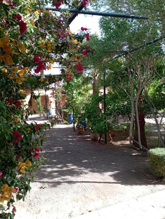 Auberge Bassou Nkob Exterior foto
